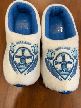 White Holland Clog Slippers | Soft Dutch Wooden Shoe Style | Toddler Size 6–9